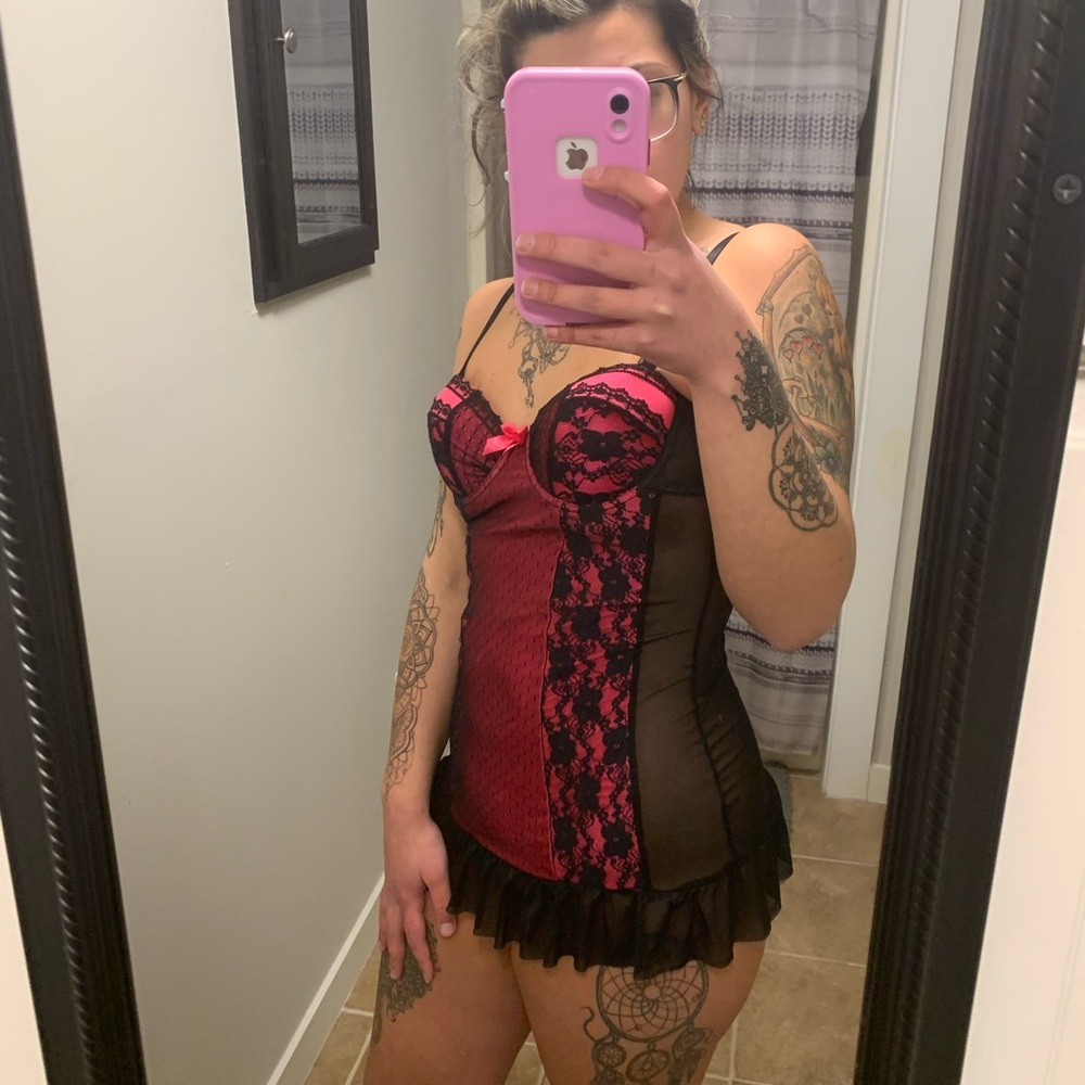 Black fuchsia lingerie 👄